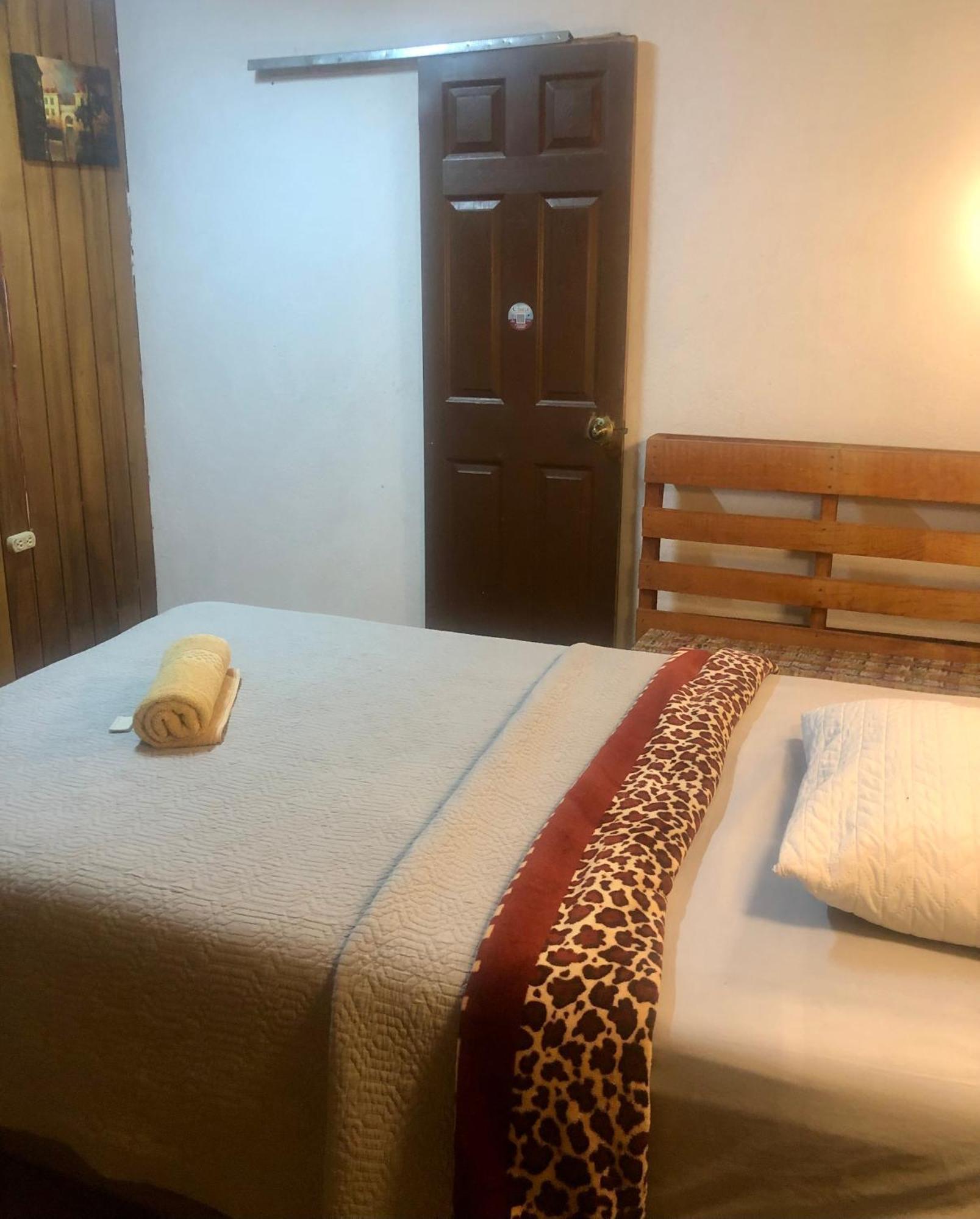 Hostal Choja Quetzaltenango Exterior photo